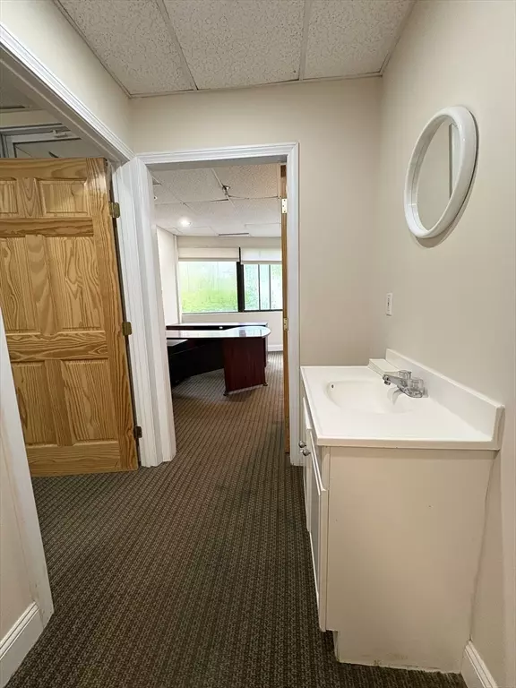 Brookline, MA 02445,1842 Beacon St #203