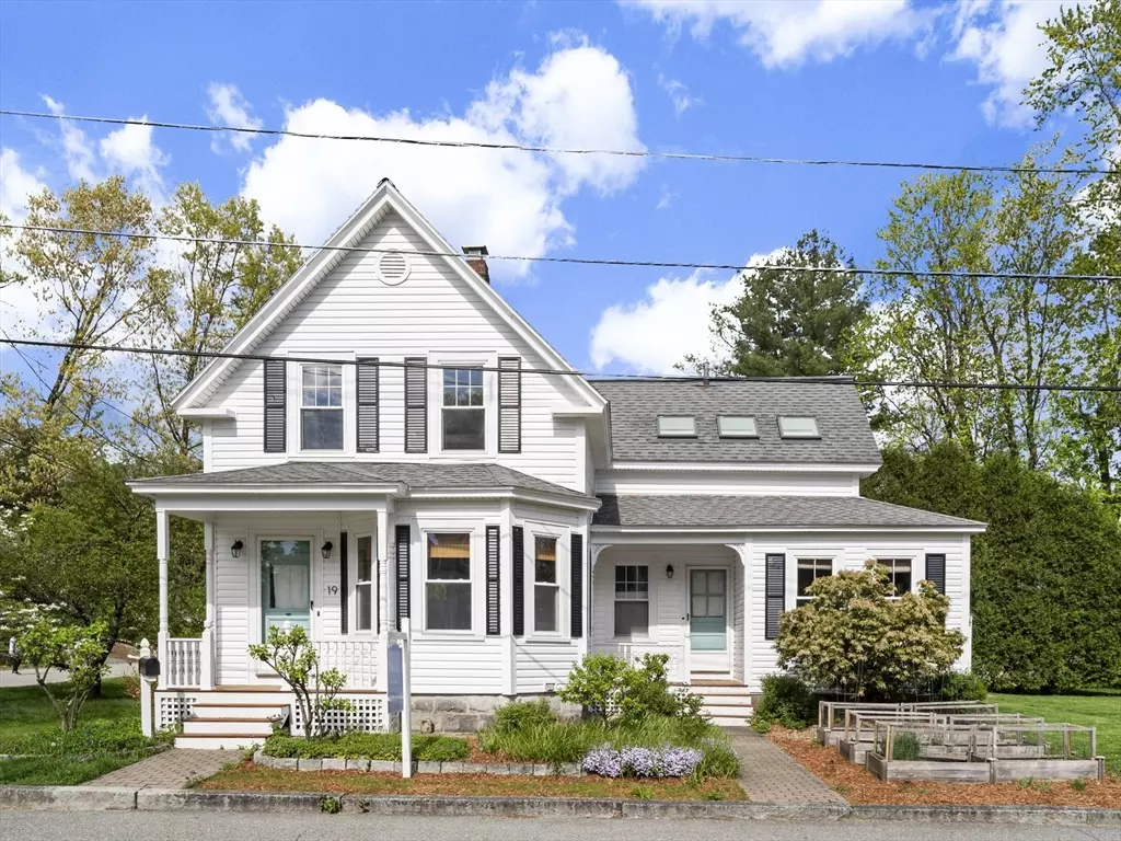 Chelmsford, MA 01824,19 Evergreen St