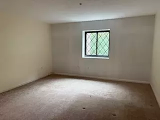 Quincy, MA 02169,58 South St #306