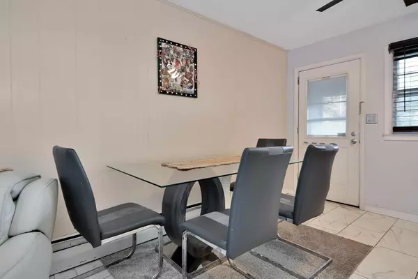 Lawrence, MA 01843,11 S Bowdoin St