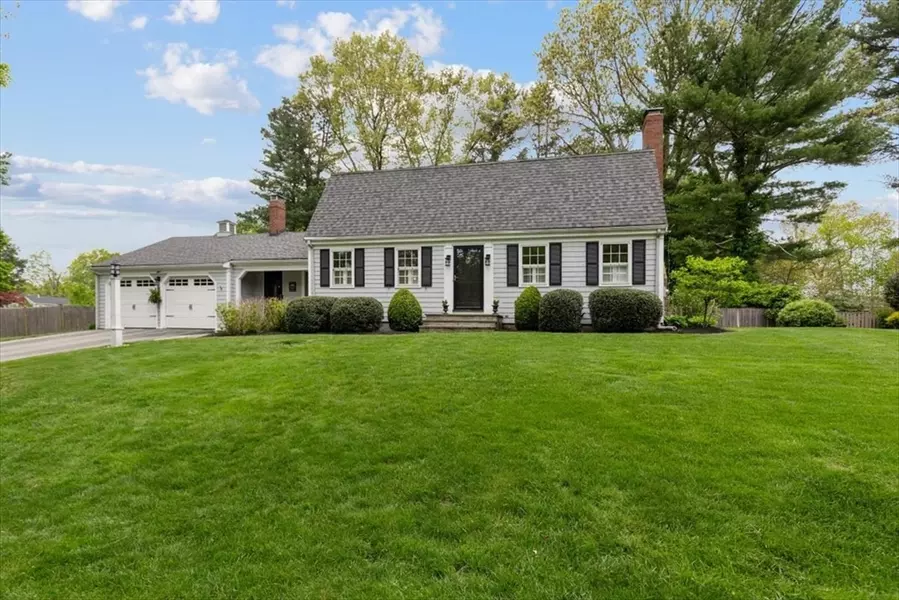 10 Hoover Rd, Hingham, MA 02043