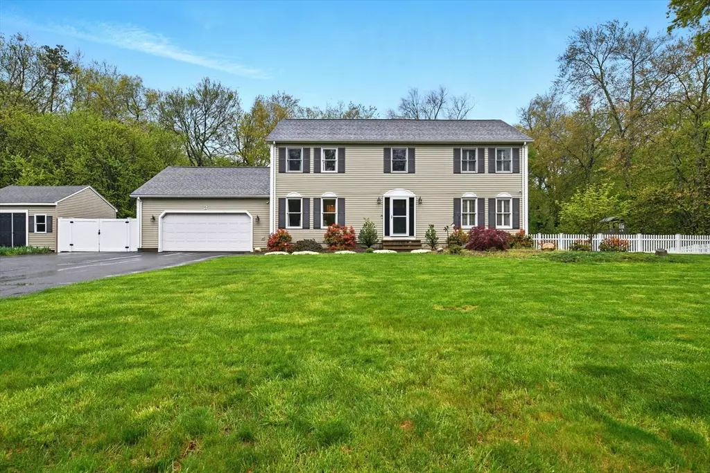 Southwick, MA 01077,3 Pine Knoll