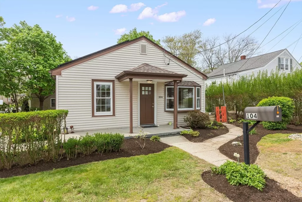 Swansea, MA 02777,104 Puffer Avenue