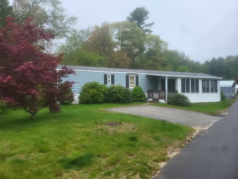 141 Pine Avenue, Sturbridge, MA 01550
