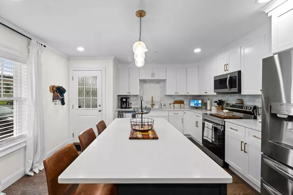 Lakeville, MA 02347,53 Riverside Dr #53