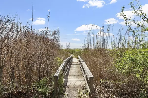 Rockport, MA 01966,6 Laurel Acres