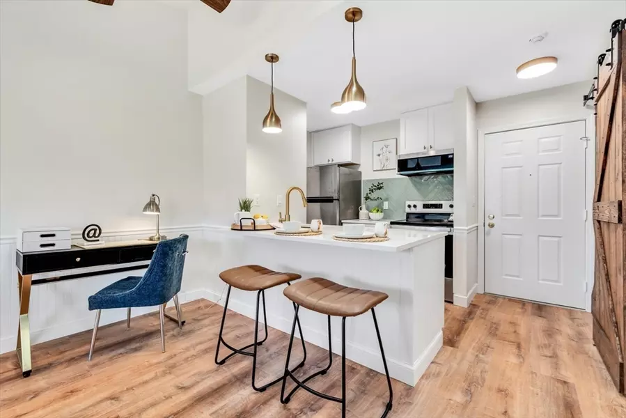 81 Fletcher #J, Brewster, MA 02631