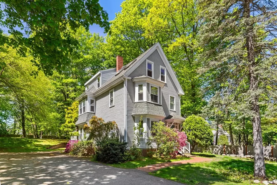 956 Bay Road #1, Hamilton, MA 01982