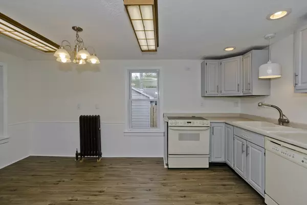 South Hadley, MA 01075,10 Graves St