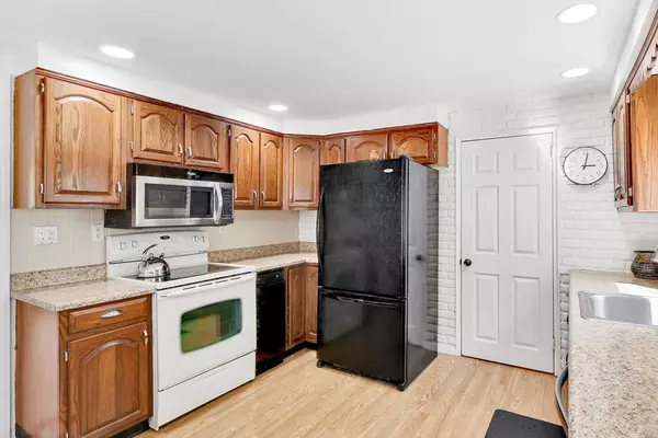 Maynard, MA 01754,166 Summer St