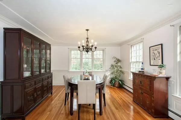 Duxbury, MA 02332,162 Forest St