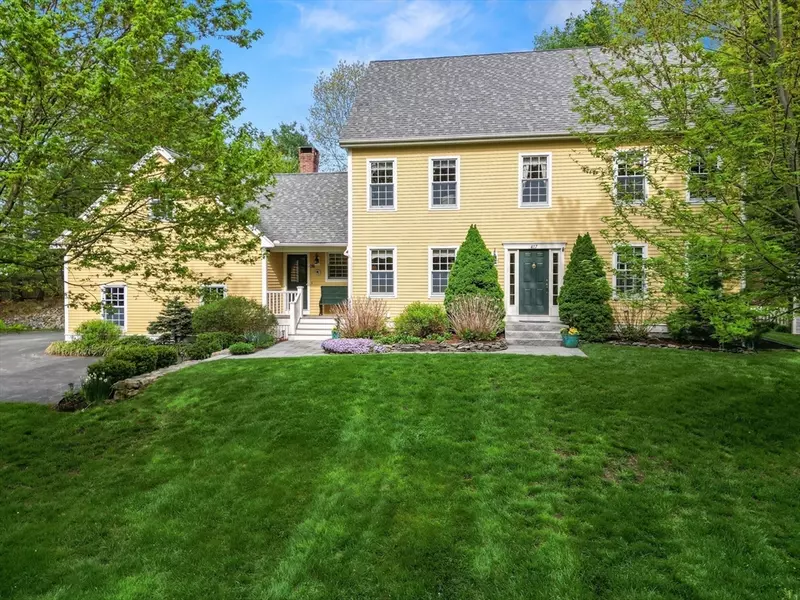 417 Linebrook Road, Ipswich, MA 01938