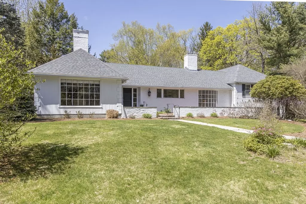 Haverhill, MA 01830,25 Barberry Ln