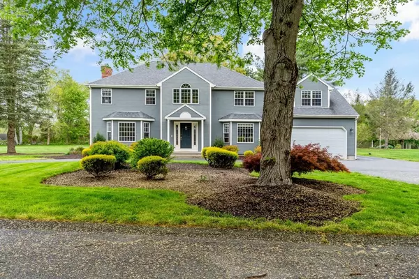 2 Augusta Cir, Rehoboth, MA 02769