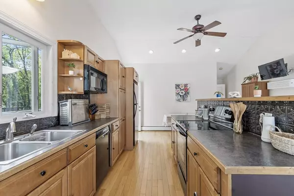 Clinton, MA 01510,23 Longedge Road