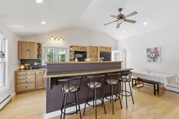 Clinton, MA 01510,23 Longedge Road