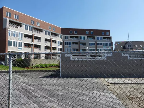 Beverly, MA 01915,109 Water Street #304
