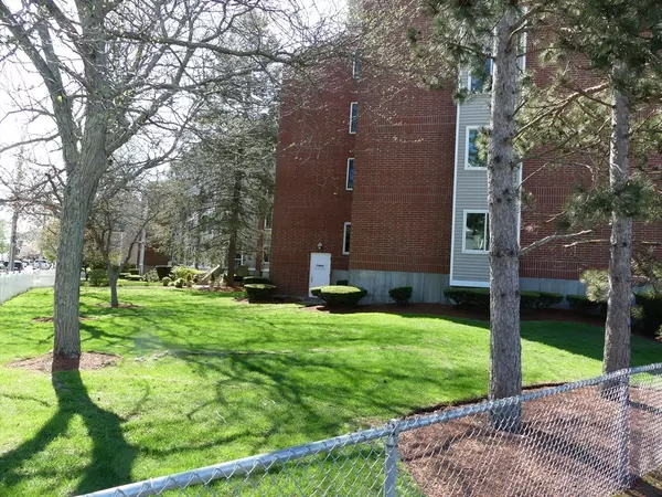 Beverly, MA 01915,109 Water Street #304