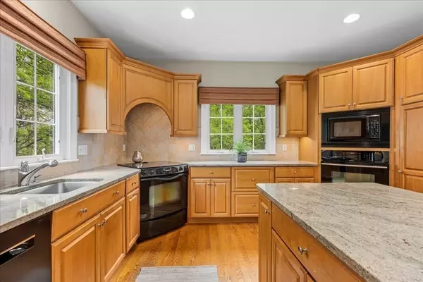 Southborough, MA 01772,17 Fiddleneck Ln
