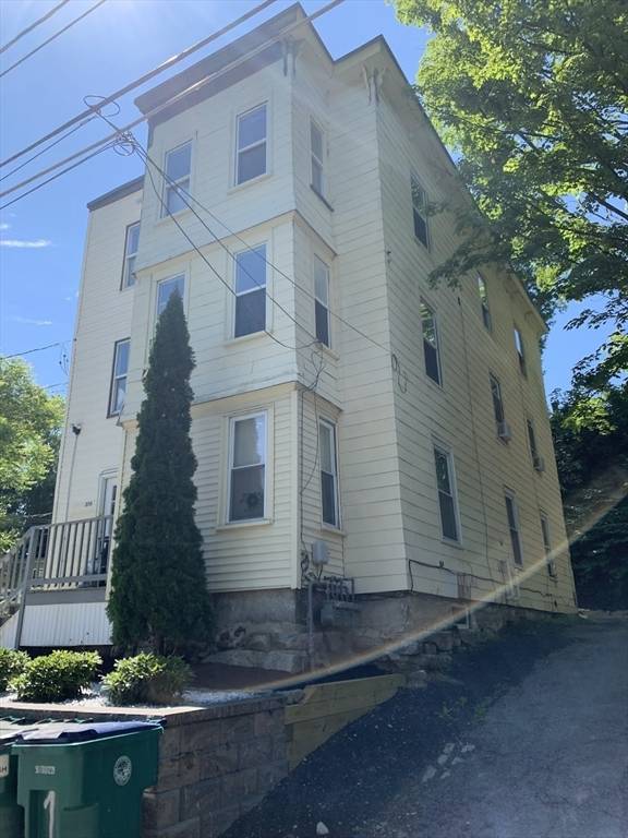 276 Fairmount St, Fitchburg, MA 01420