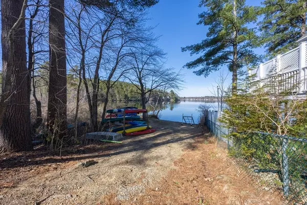 Hampstead, NH 03841,20 Bailey Shore