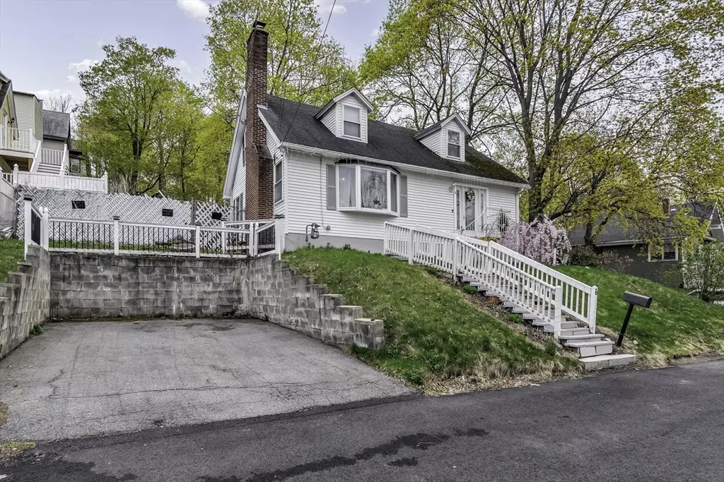 Lawrence, MA 01841,6 Endicott Street