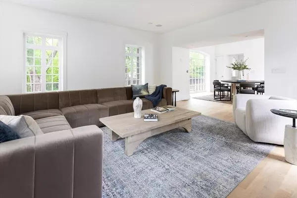 Brookline, MA 02446,178 Ivy Street