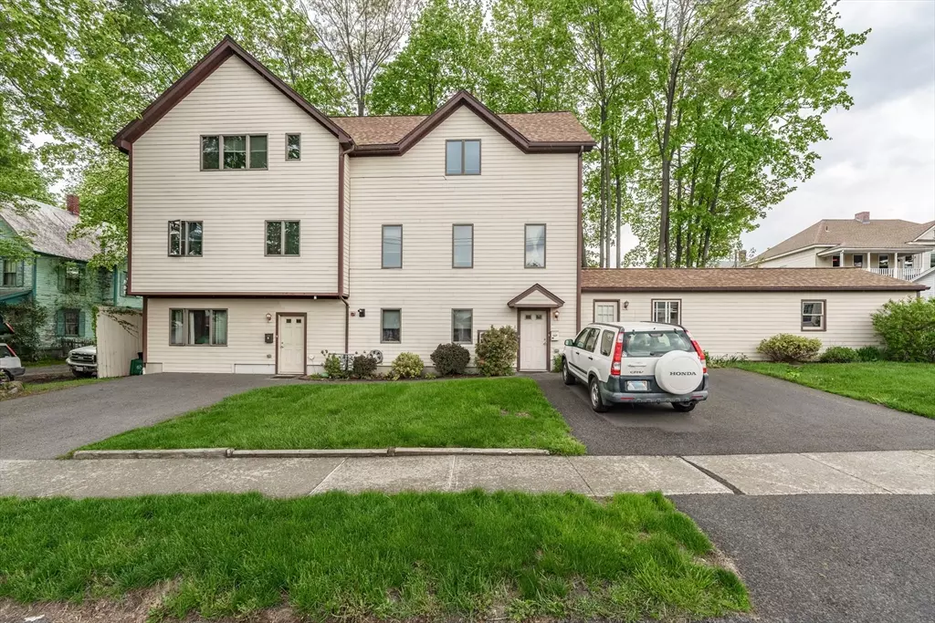 Greenfield, MA 01301,7-11 Phillips St