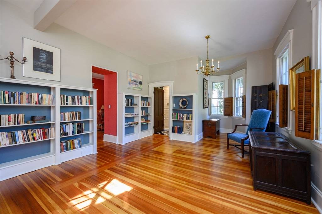 Milton, MA 02186,185 School St