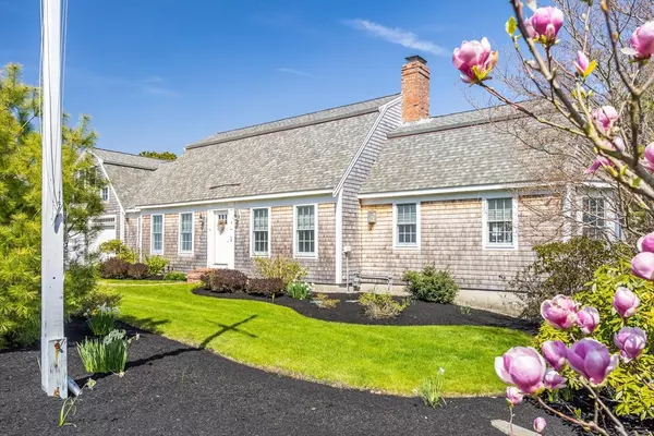 Chatham, MA 02633,7 Colonial Dr