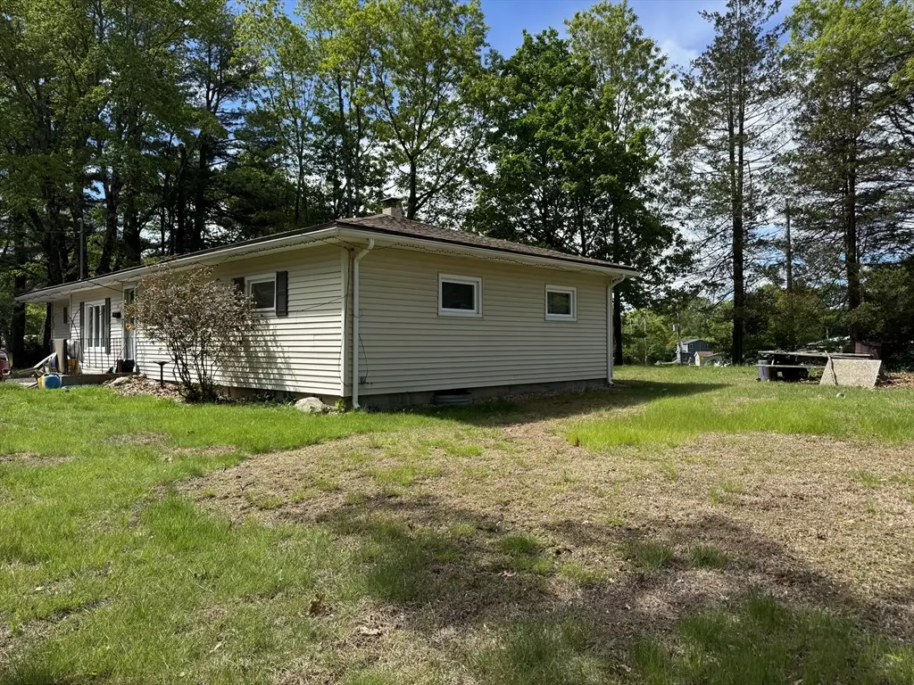 Leicester, MA 01524,29 Mayflower Rd