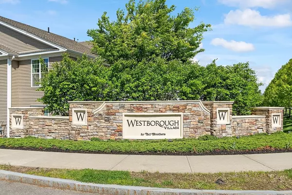 Westborough, MA 01581,214 Corning Fairbanks Way #214