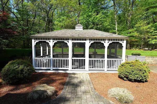 Upton, MA 01568,290 Westboro Rd