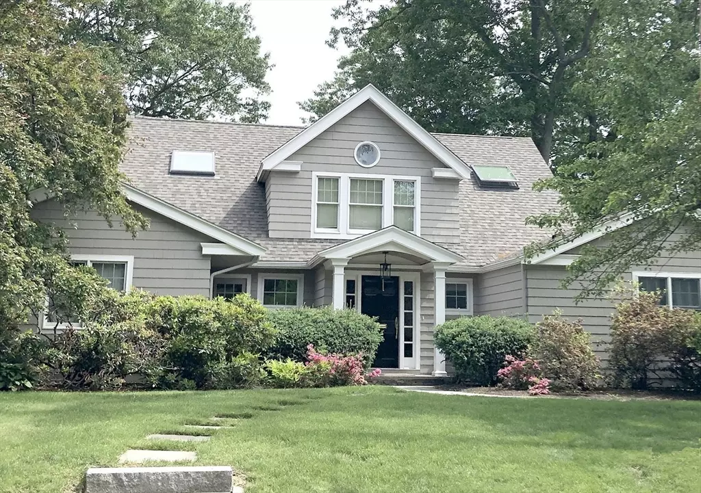 Hamilton, MA 01982,27 Elm Street #2