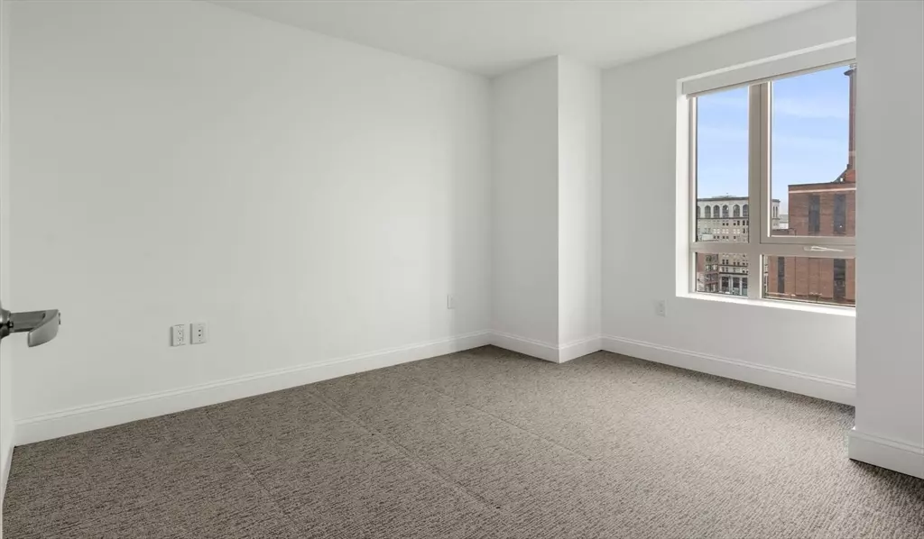 99 Kneeland St #913, Boston, MA 02111