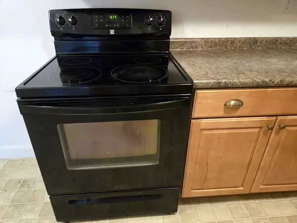 Barnstable, MA 02601,307 W Main St #7