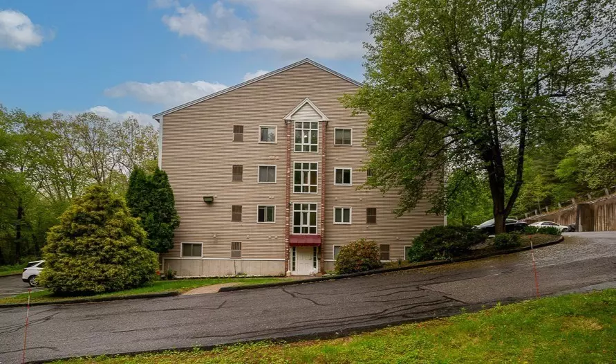 Southbridge, MA 01550,44 Maria Ave #102