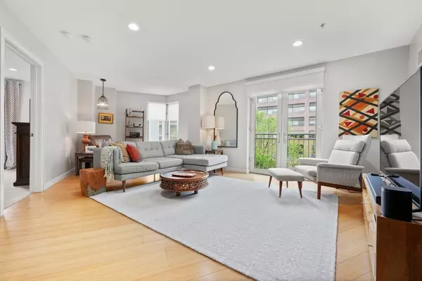 16 Miner St #307, Boston, MA 02215