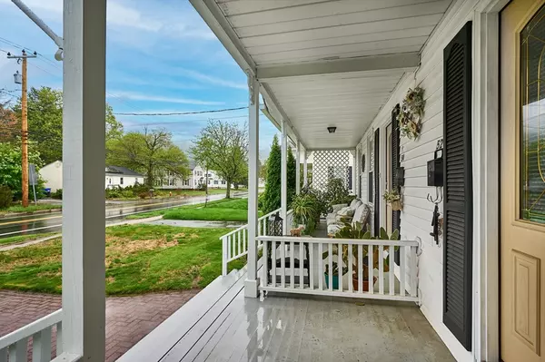 Easthampton, MA 01027,52-54 Holyoke St