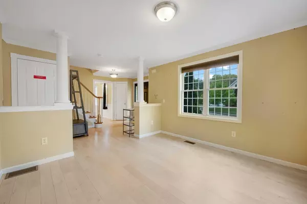 Sturbridge, MA 01566,19 Audubon Way