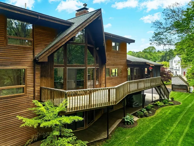 12 Norway Farms Dr, Norfolk, MA 02056