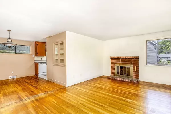 Marblehead, MA 01945,98 Evans Road