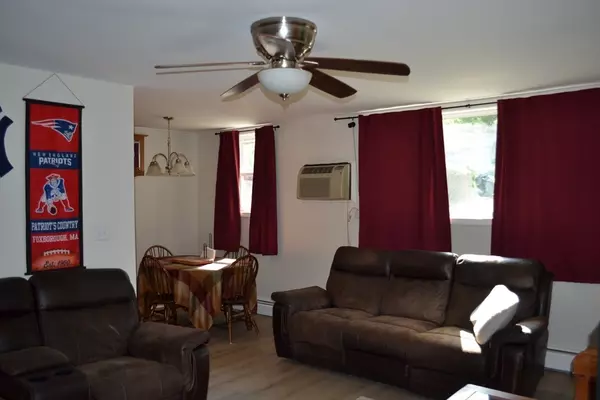 Agawam, MA 01001,153 Regency Park Dr #153