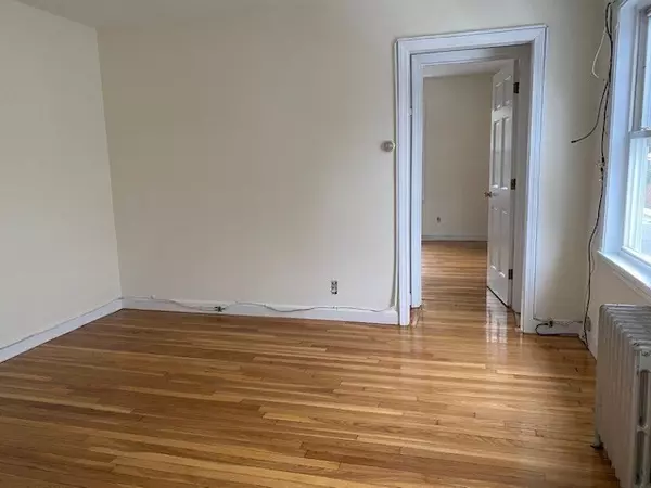 Winchester, MA 01890,17 Irving Street #3