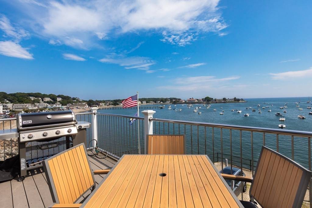 Swampscott, MA 01907,289 Humphrey Street #3