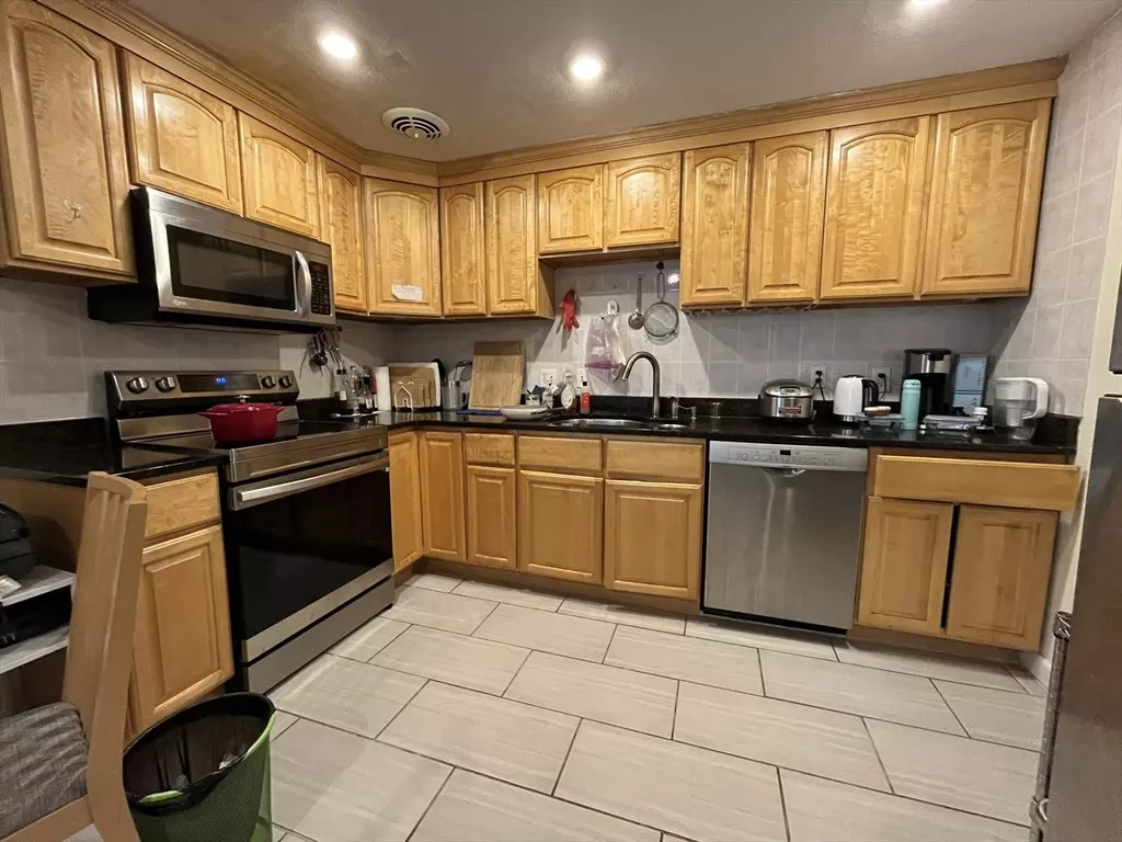 Brookline, MA 02446,197 Kent #37