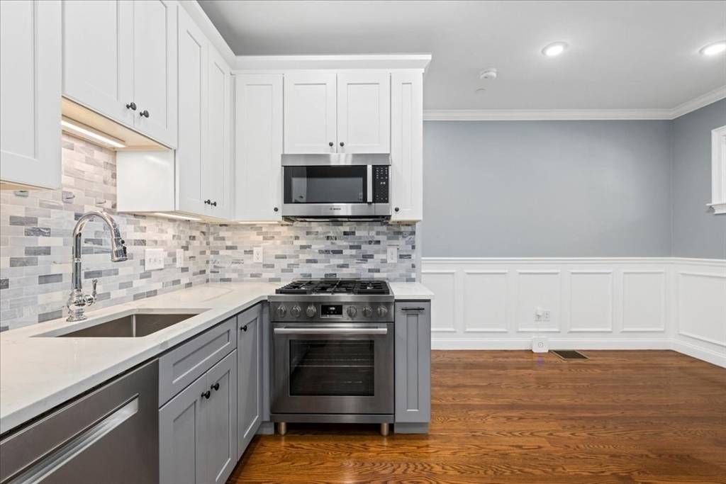 Somerville, MA 02143,104 Beacon St #2
