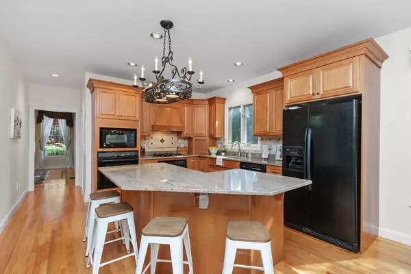 Winchester, MA 01890,19 Sussex Rd