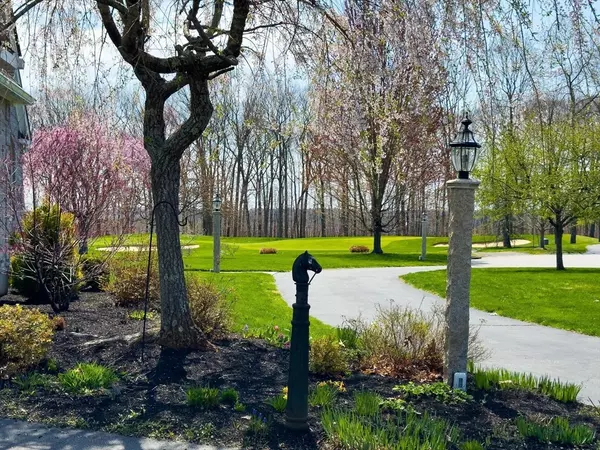 Grafton, MA 01519,7 Silver Spruce Drive