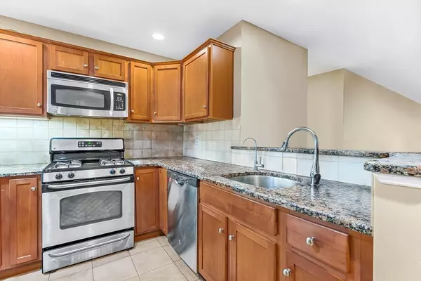 Everett, MA 02149,120 Wyllis Ave #102